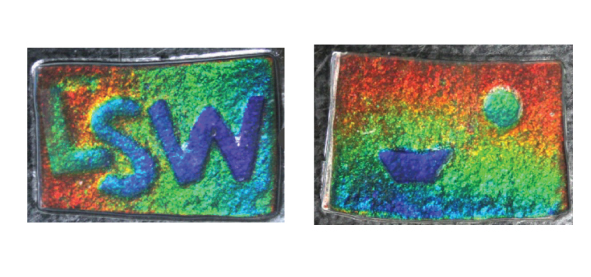 “LSW” letters (left) and a picture pattern (right) are displayed