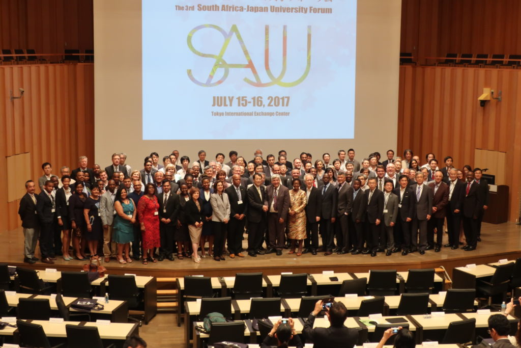 ①	Photo session with representatives at the 3rd SAJU Forum