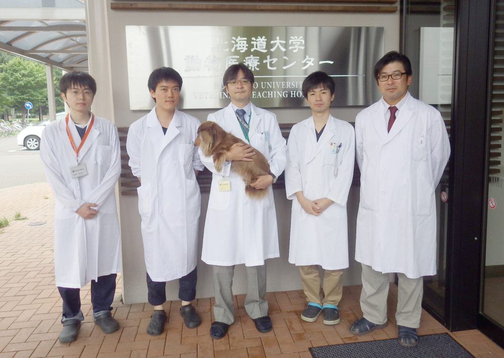 (From the left) Dr. Yusuke Izumi, Dr. Naoya Maekawa, Dr. Satoshi Takagi, Dr. Tatsuya Deguchi and Dr. Satoru Konnai of the research team
