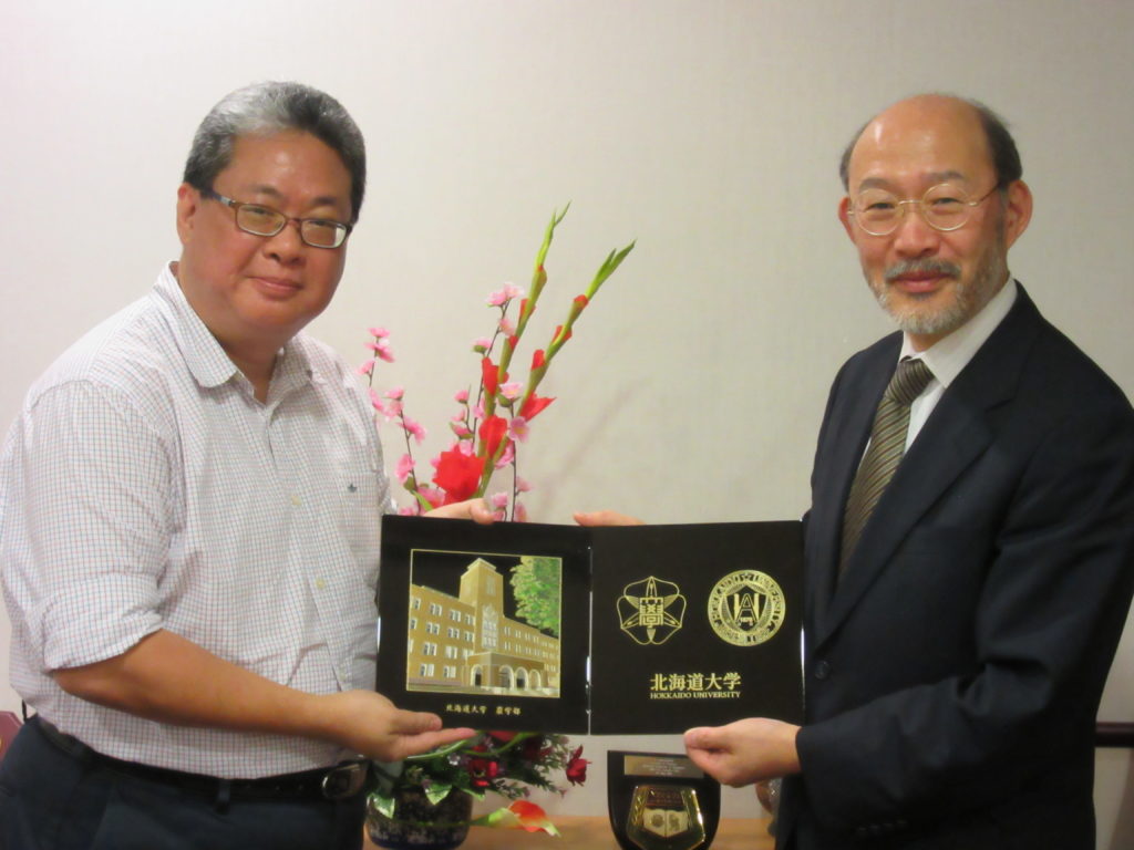 Associate Professor Chew (left) and Professor Yokota (right)