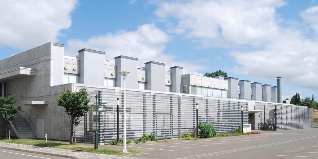 A photo of the International Institute for Zoonosis Control, Hokkaido University.