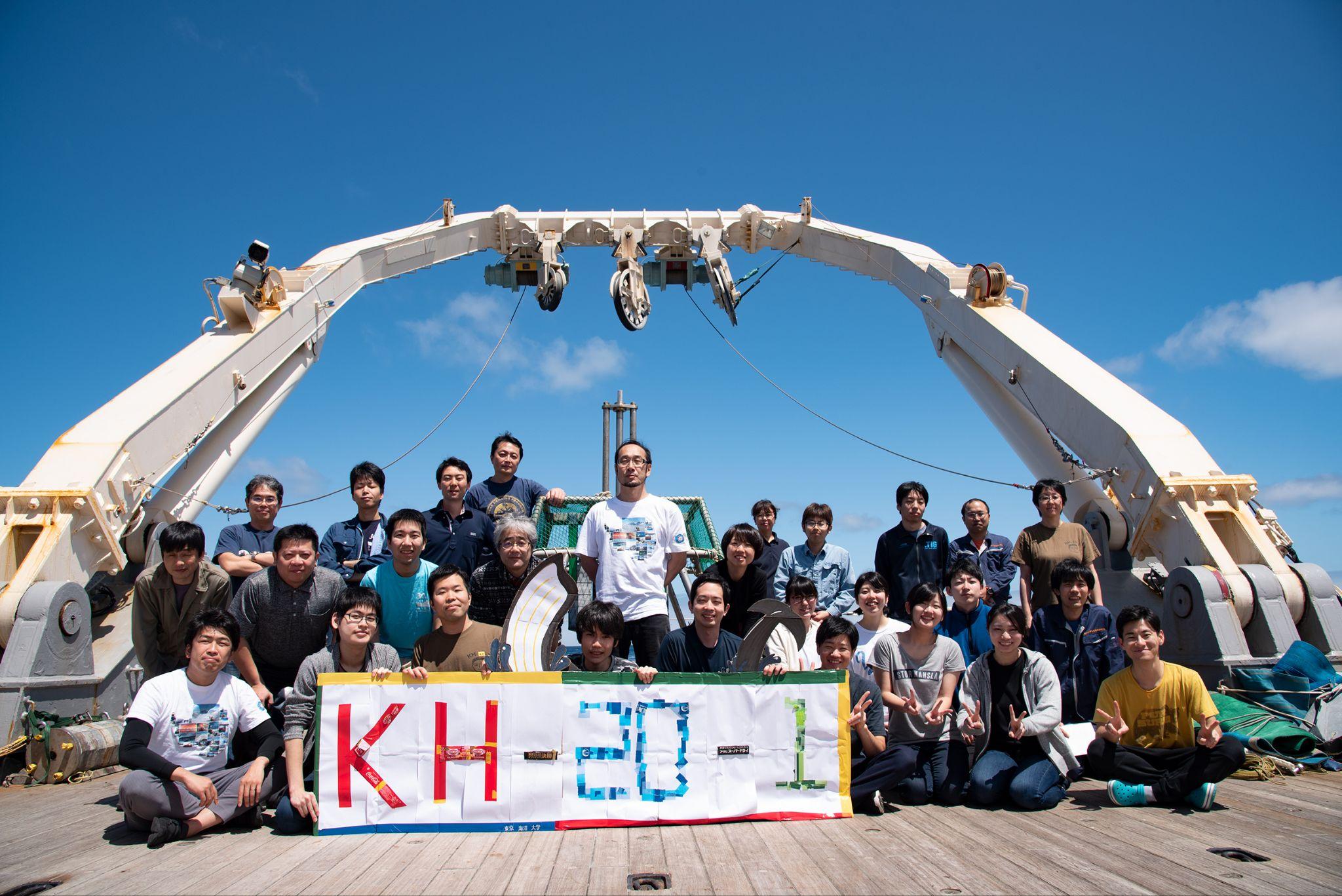 Members of the Hakuho Maru Antarctic Ocean Voyage in 2020, with Professor Ohshima (white T-shirt standing in the center). Photo provided by Kay I. Ohshima.