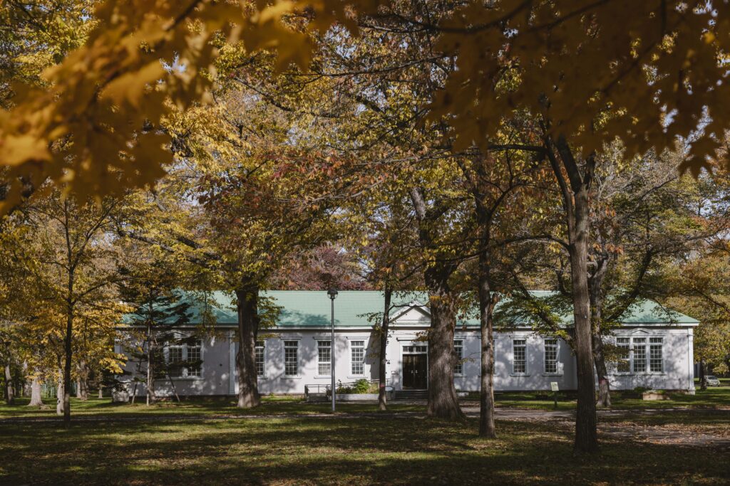 The former Sapporo Agricultural College, Department of Entomology and Sericulture (constructed in 1901). It was renovated to house the Hokkaido Wine Education and Research Center while preserving the original construction as much as possible.